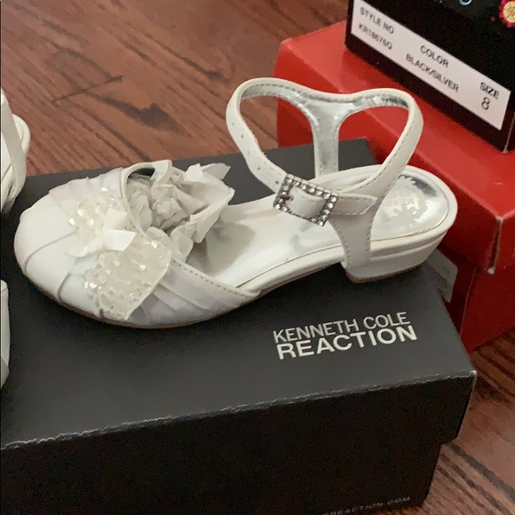 KIDS SHOES - Picture 3 of 3